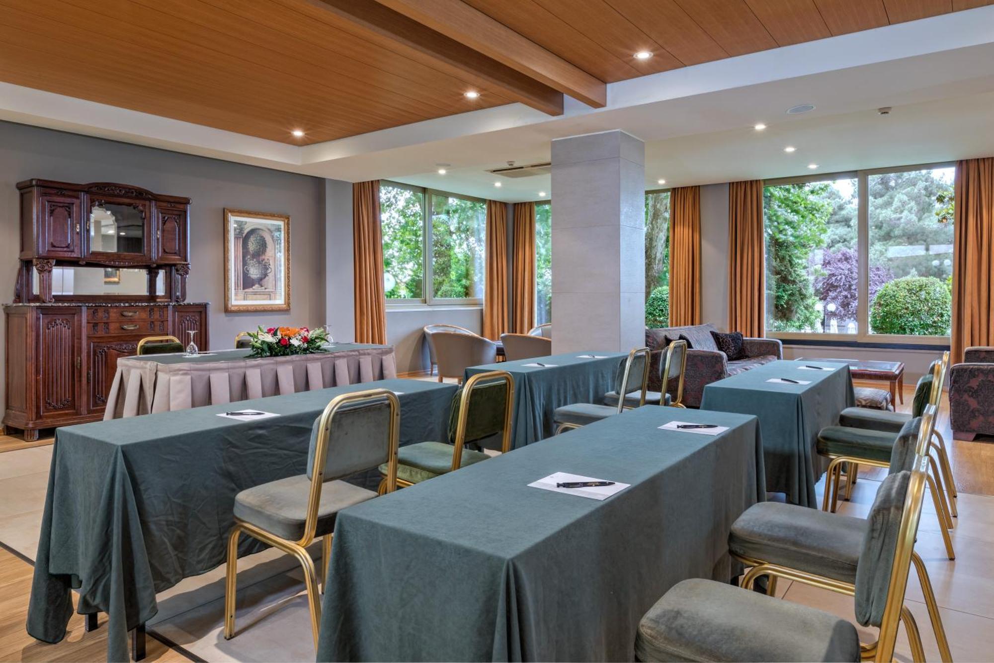 Divani Meteora 4*